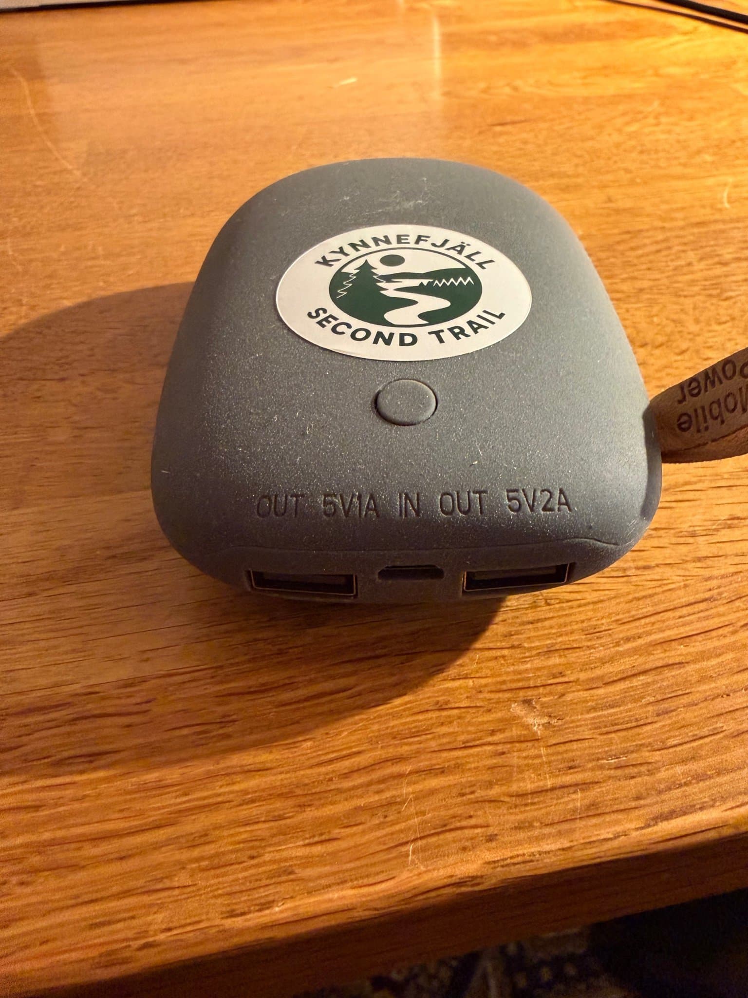 Powerbank 6000 mAh snabbladdning + USB kompakt fungerar bra