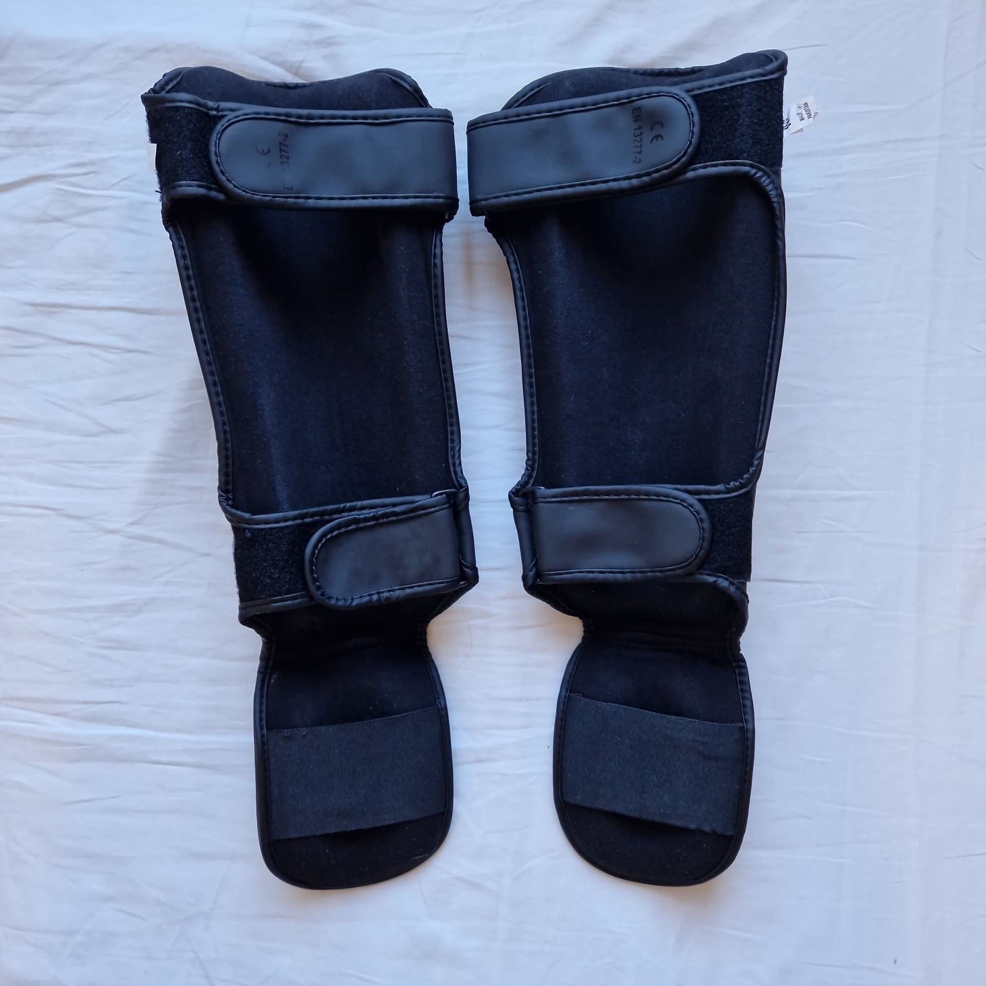 Benskydd/Shinguards för kampsport oanvända. nypris: 500