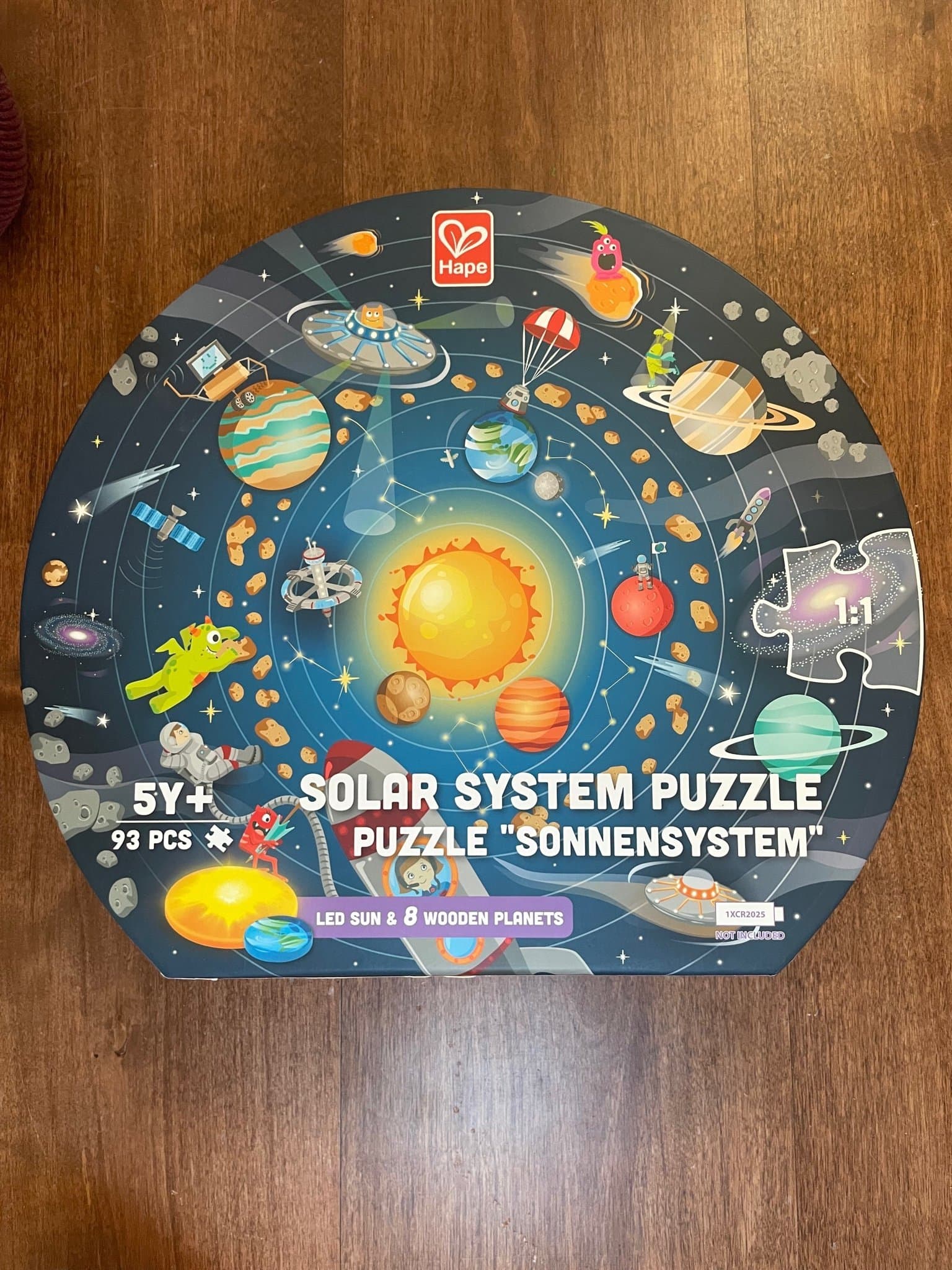 Hape Solsystem Pussel med LED-sol och träplaneter
