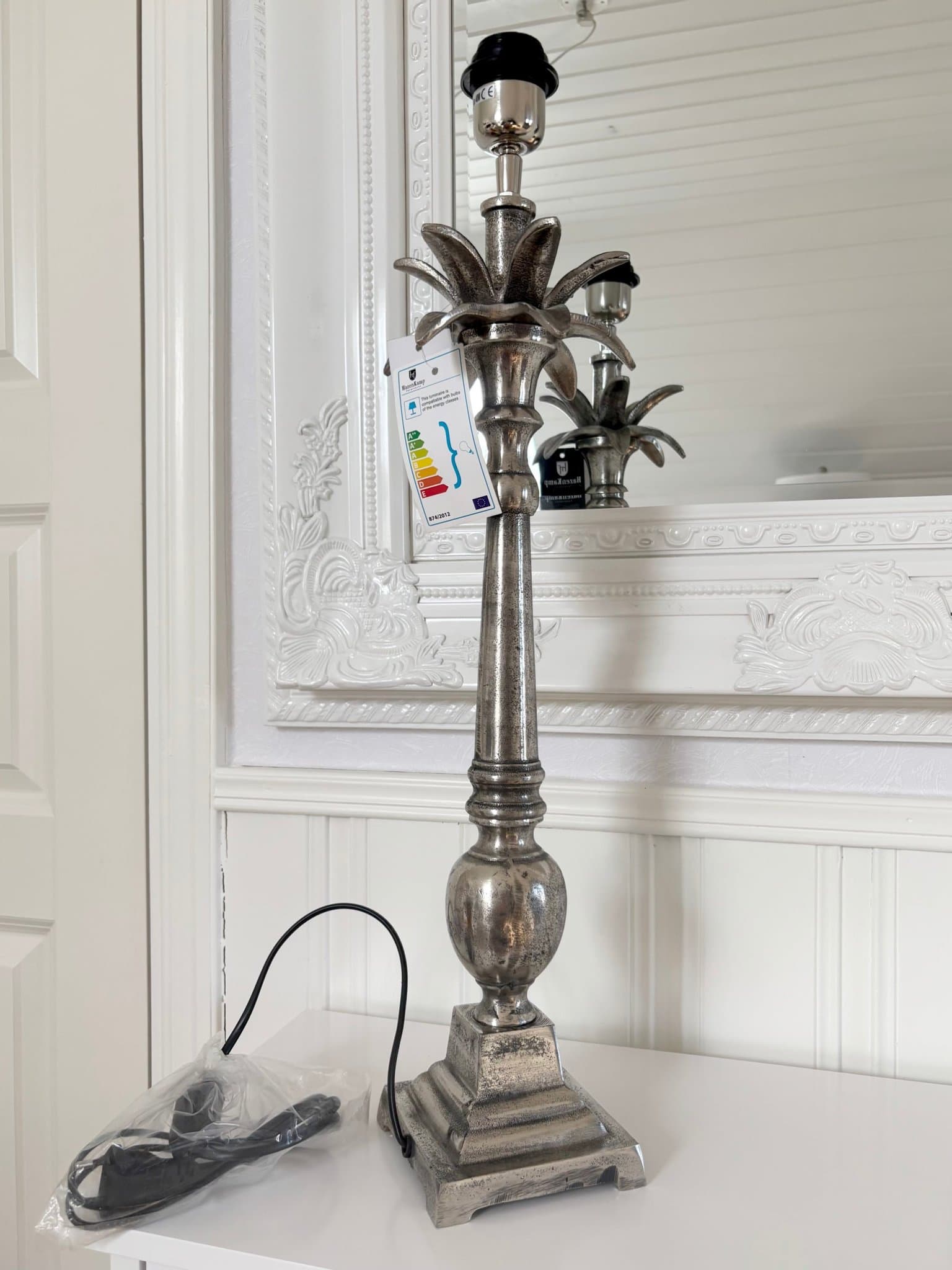 Hazenkamp Bordslampa 64cm Palmblad /Annanas i silverfärgad metall