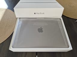 MacBook Retina 12 tum, tidigt 2015. I mycket gott skick.