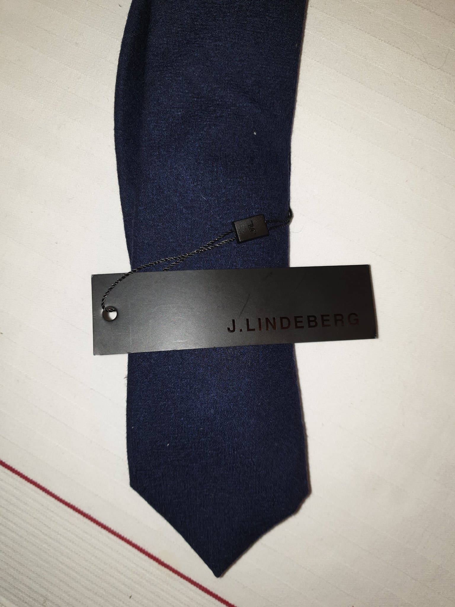 Ny slips Lalle re flannel i färgen dusty blue från J. Lindeberg.
