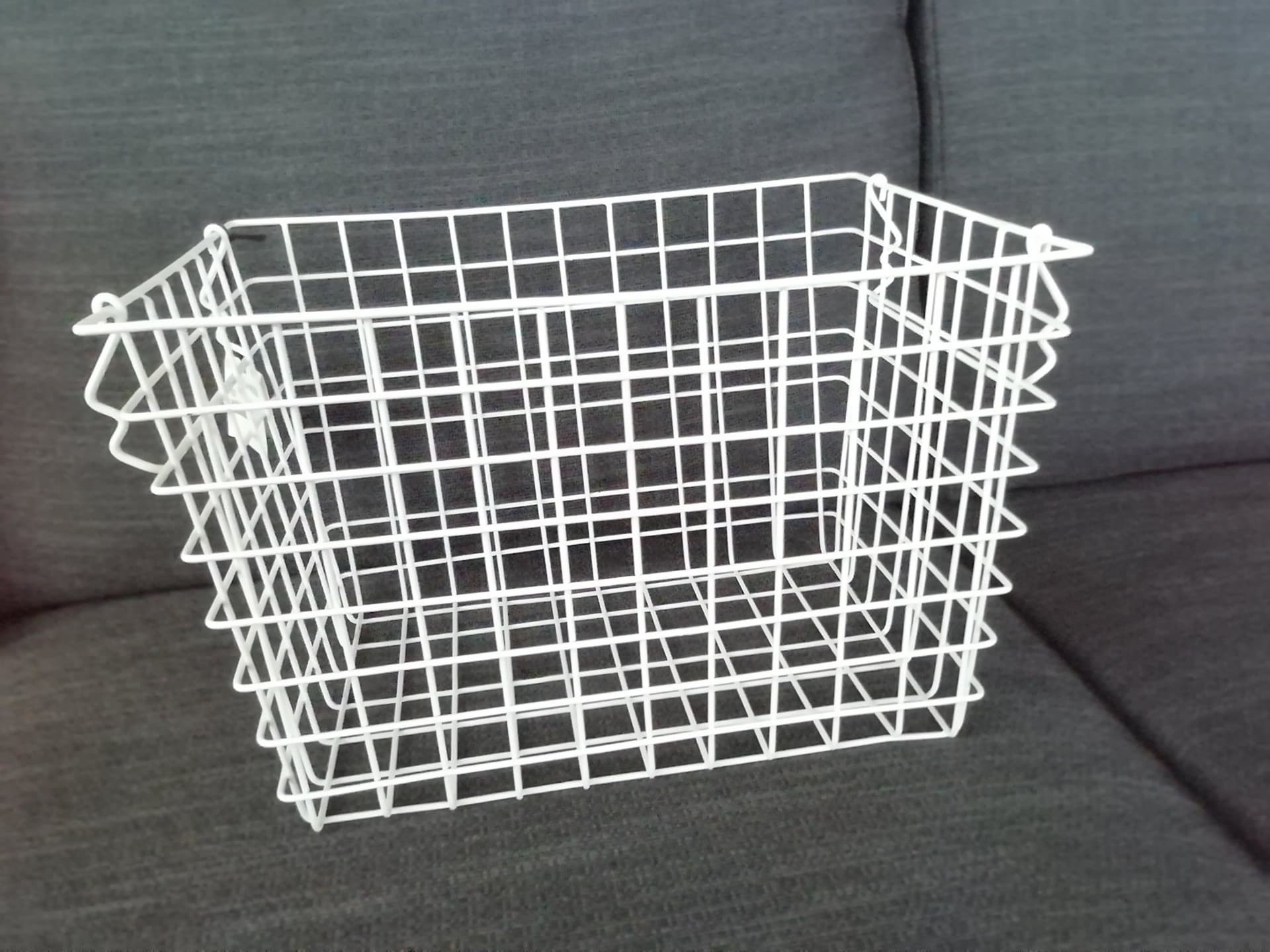 Oanvänd - 1 st förvaringskorg m handtag-metall från H&M Home - 36x24x24