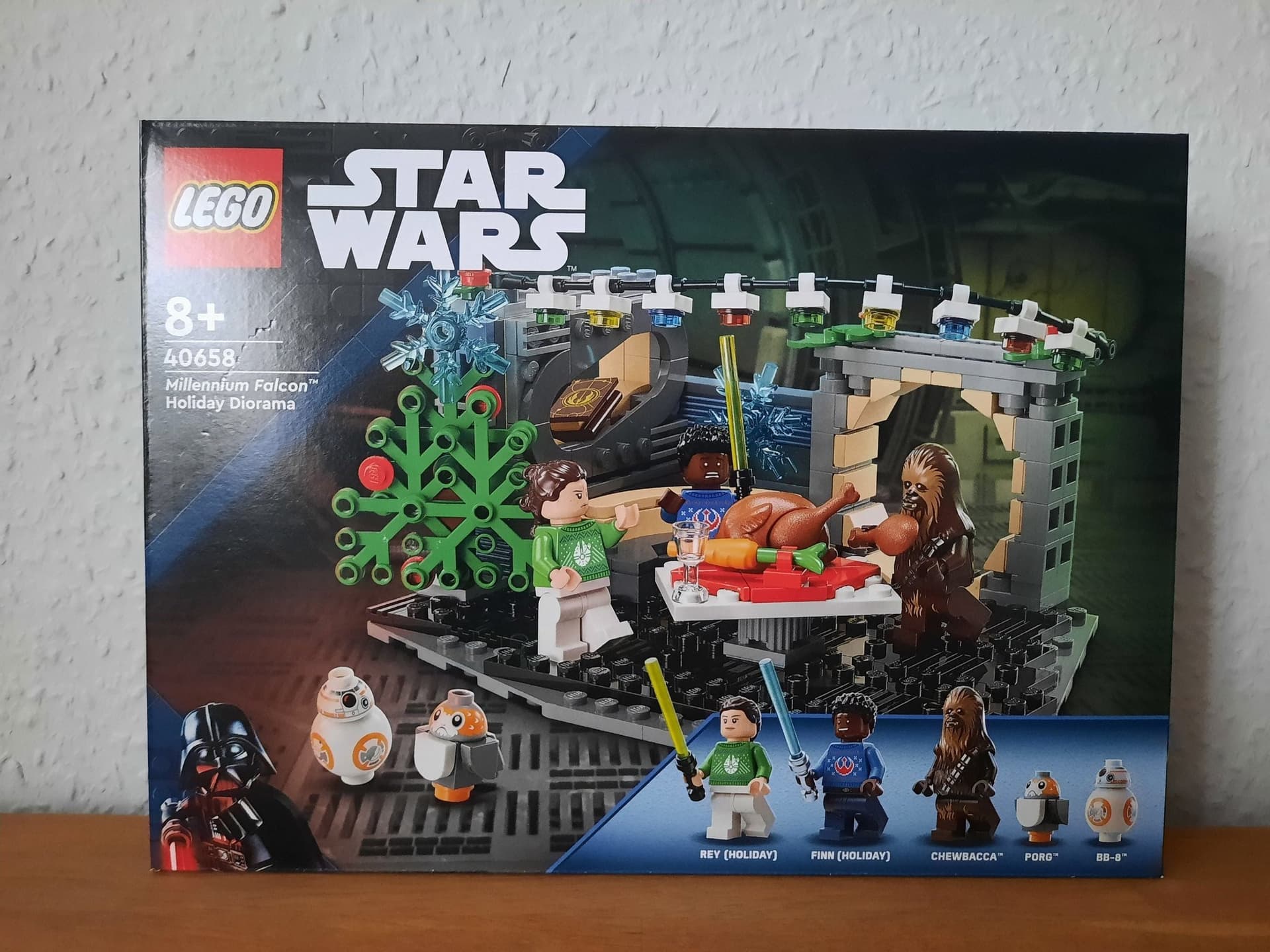 Lego Millennium Falcon Holiday Diorama Star Wars 40658