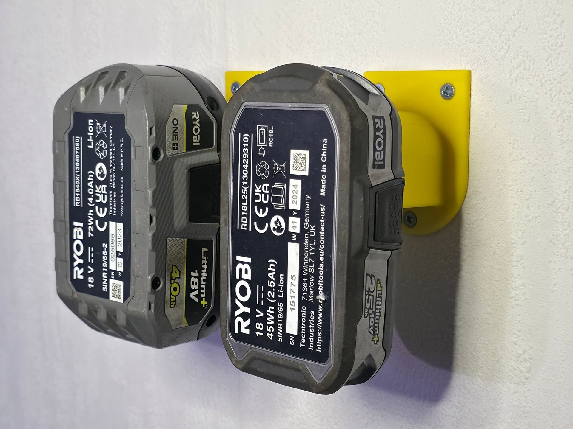 3st 3D-printade Ryobi One+ Batterihållare