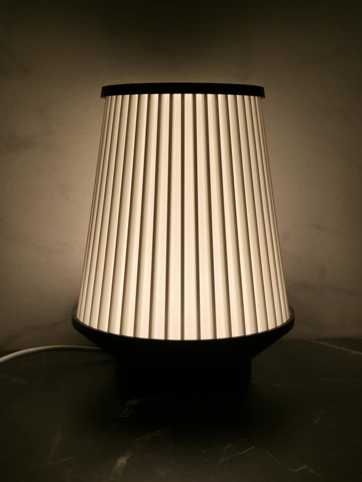 3D-printad bordslampa "Sportluftfilter"