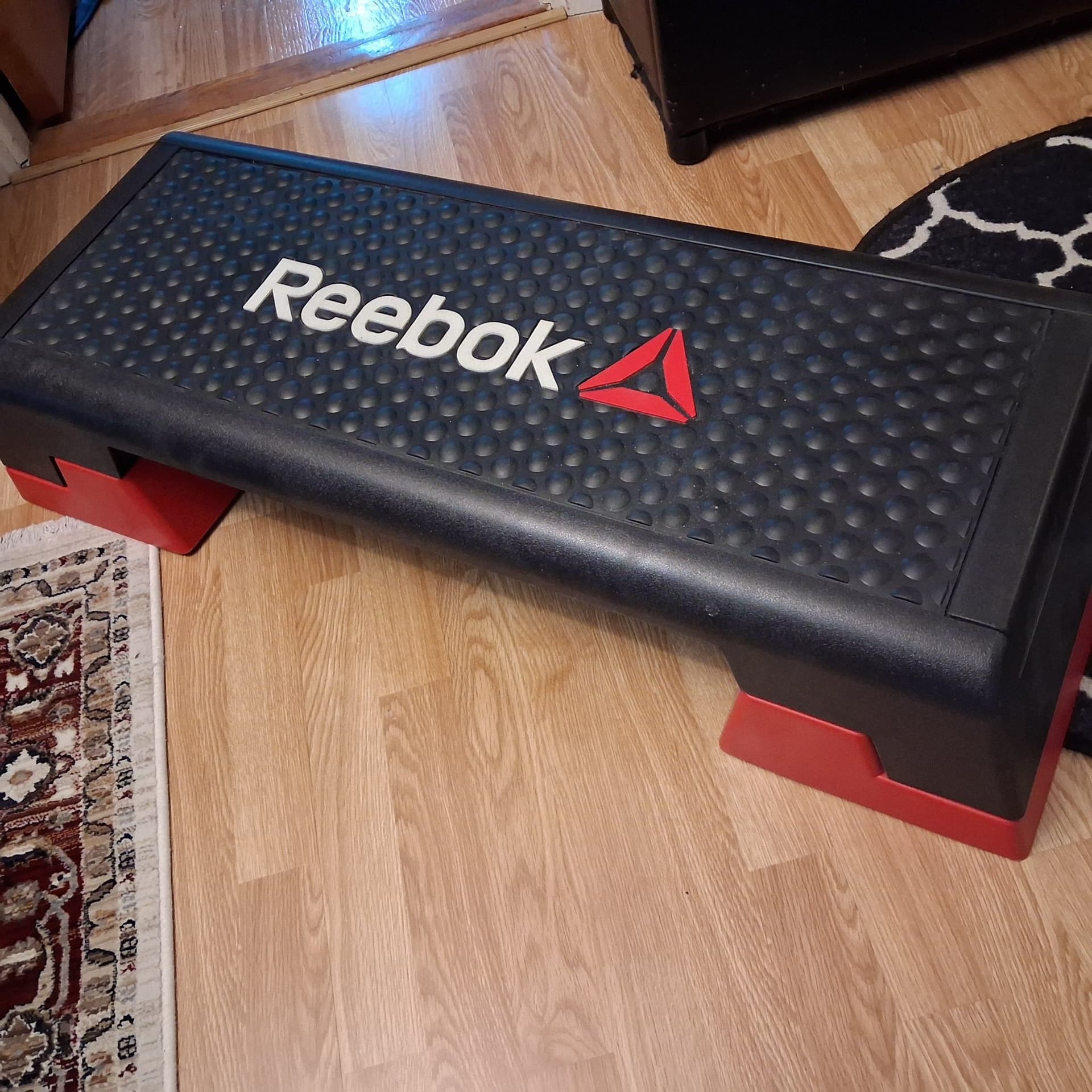 REEBOK STEP (OANVÄND, JUSTERBARA KLOSSAR)