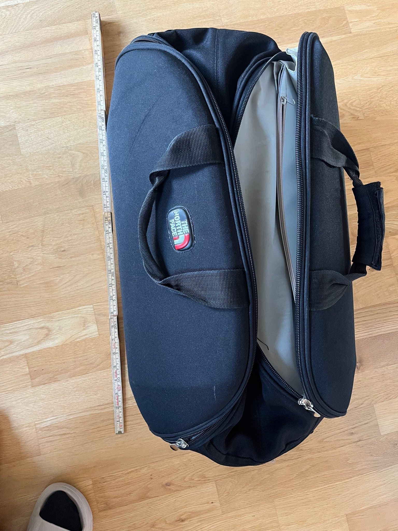 The North Face Rullväska Svart (hämtas 19-24 juni)