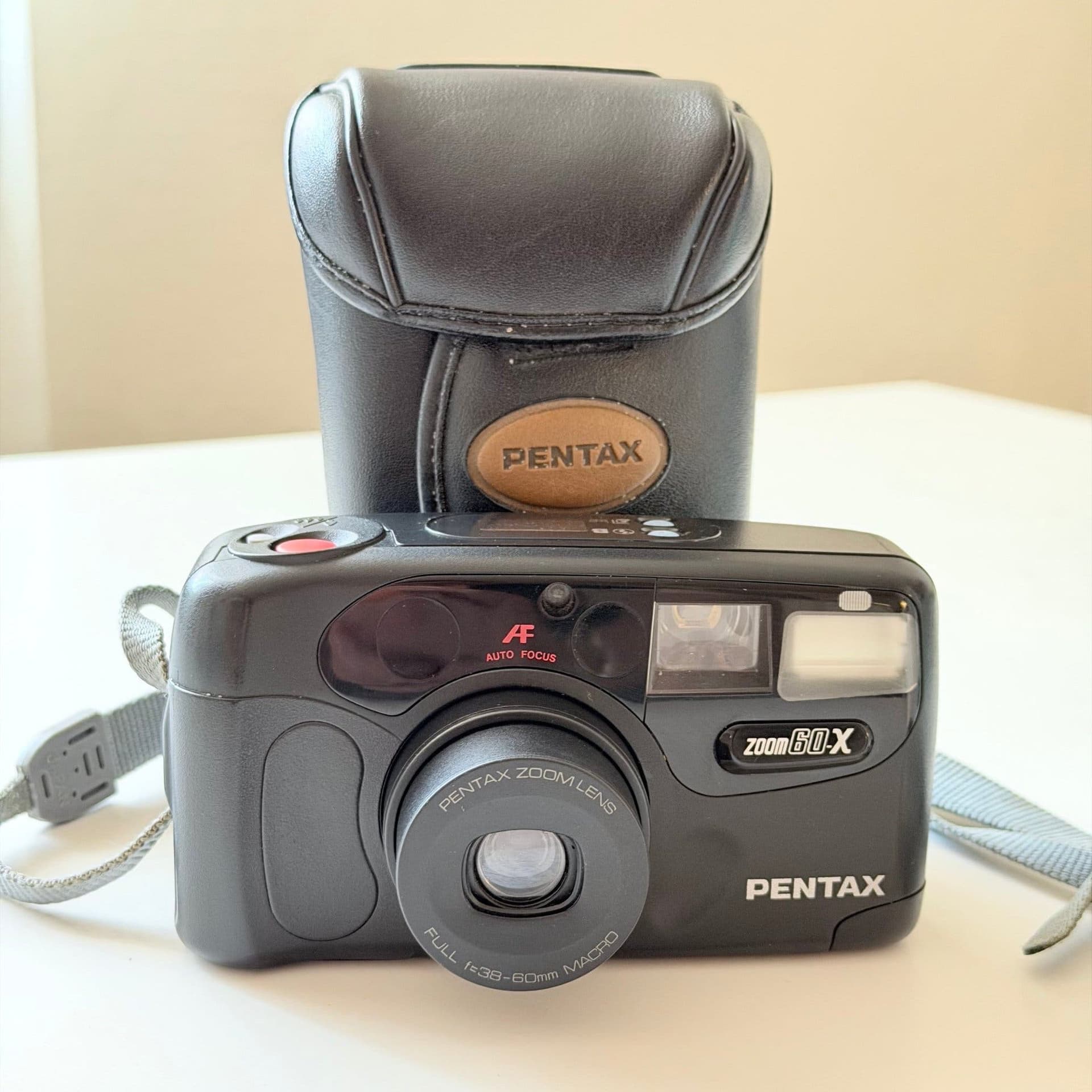 Pentax Zoom 60X 35mm analog kompaktkamera – Made in Japan - Fullt fungerande