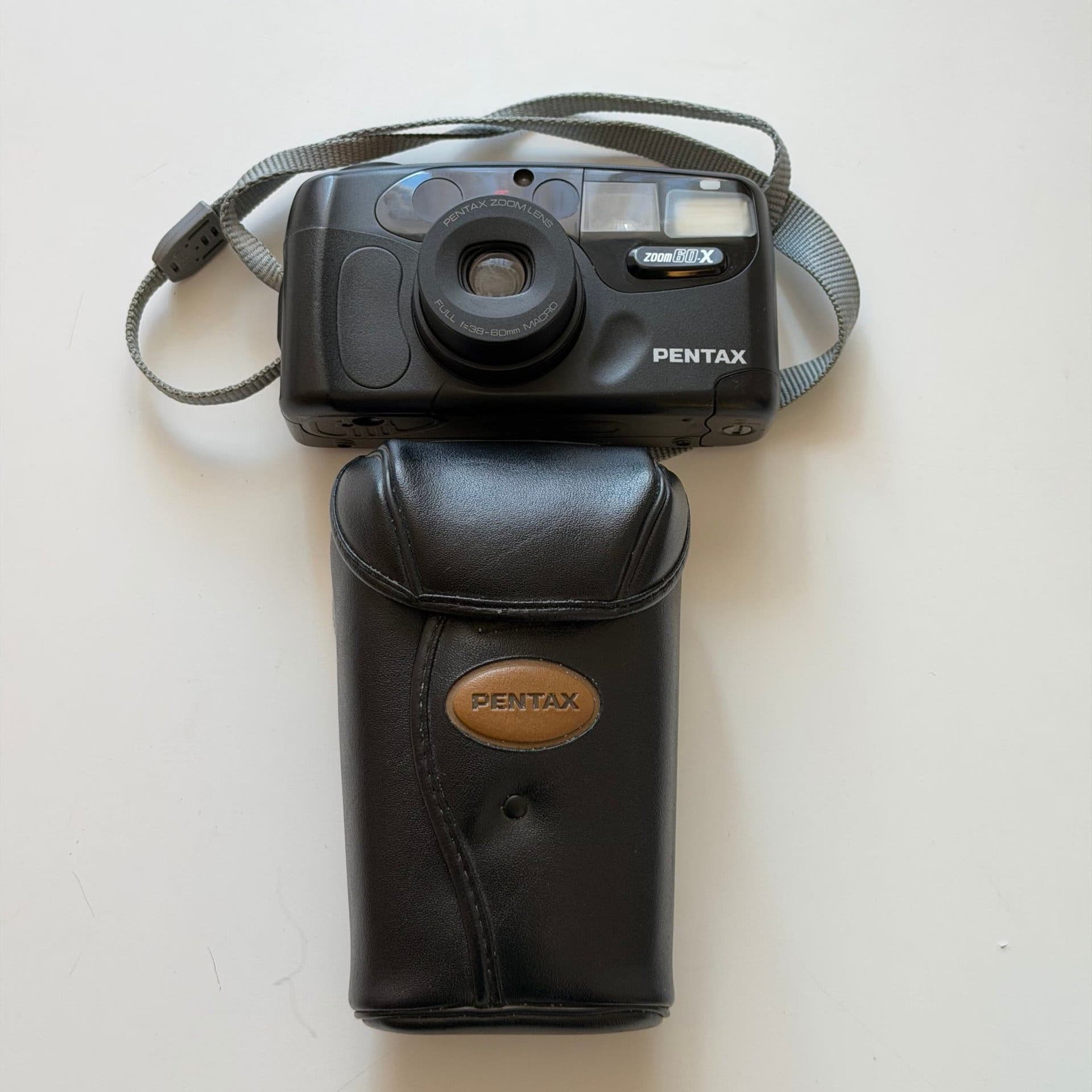 Pentax Zoom 60X 35mm analog kompaktkamera – Made in Japan - Fullt fungerande