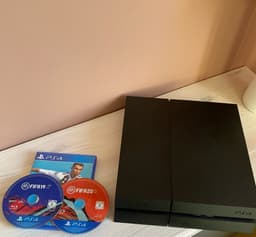 Sony PlayStation 4 med FIFA 19 och FIFA 20