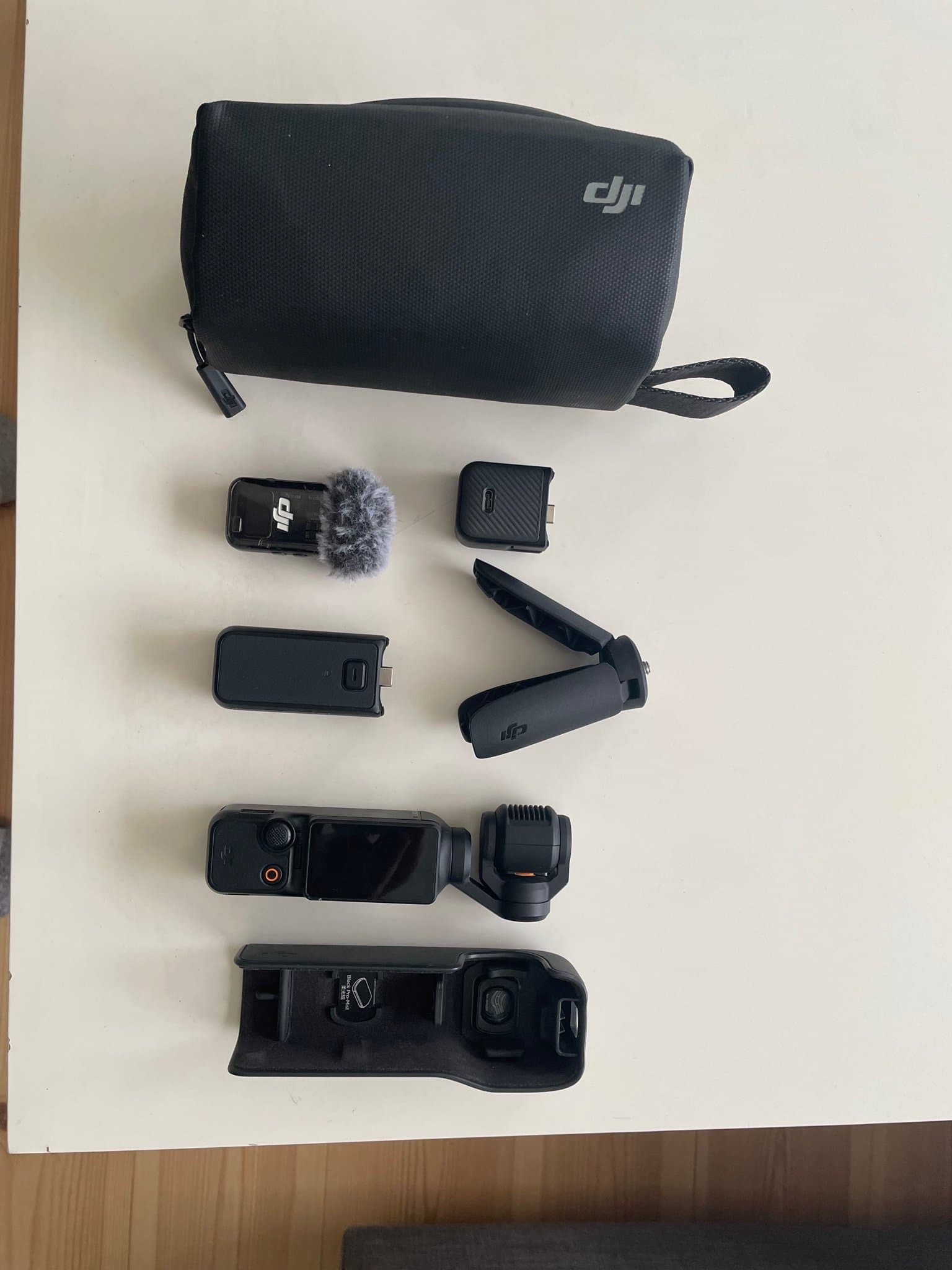 DJI Osmo Pocket 3 Creator Combo + DJI Care