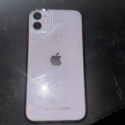 iPhone 11 Lila