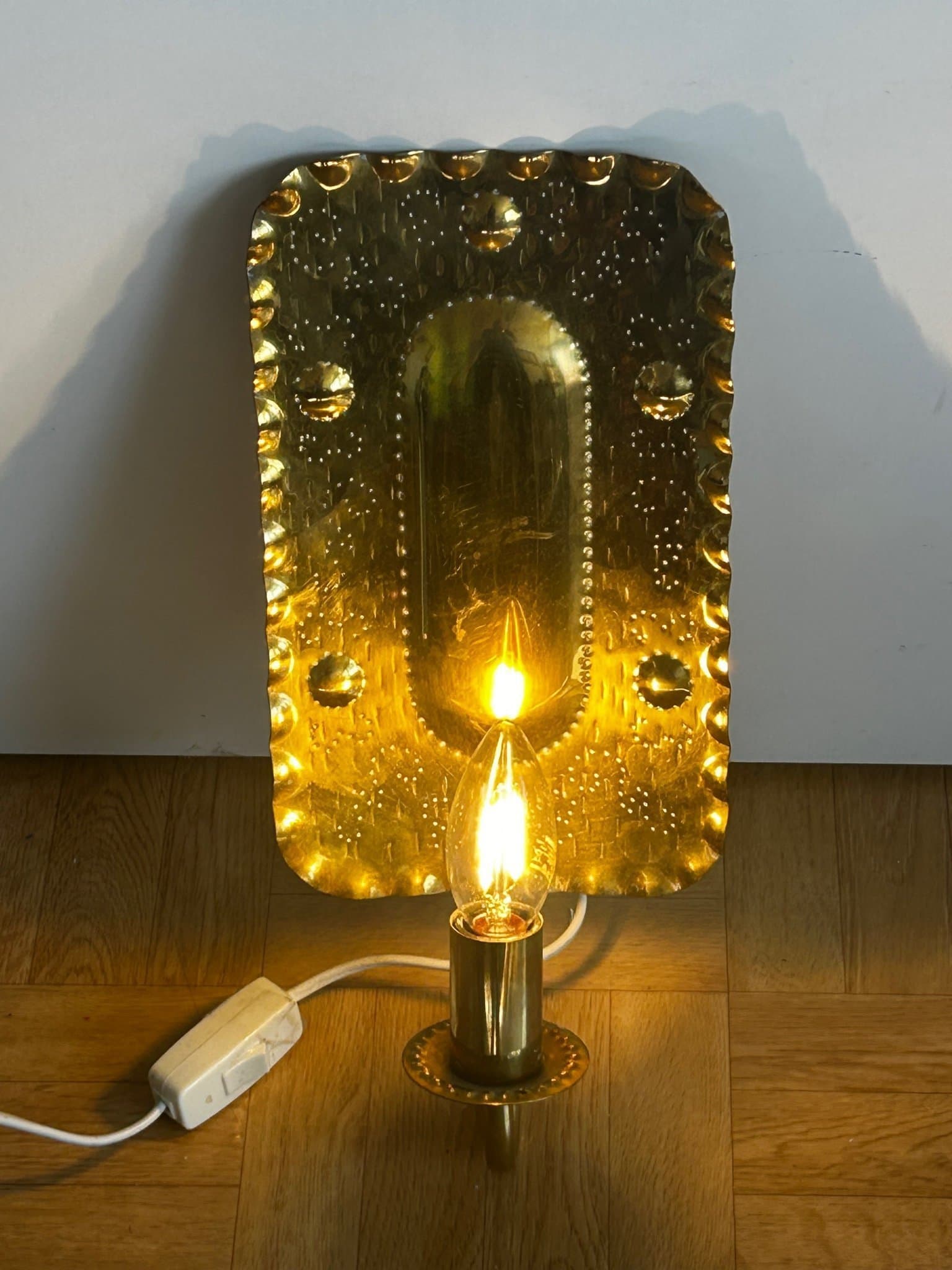 Vägglampa i mässing, TM Injson