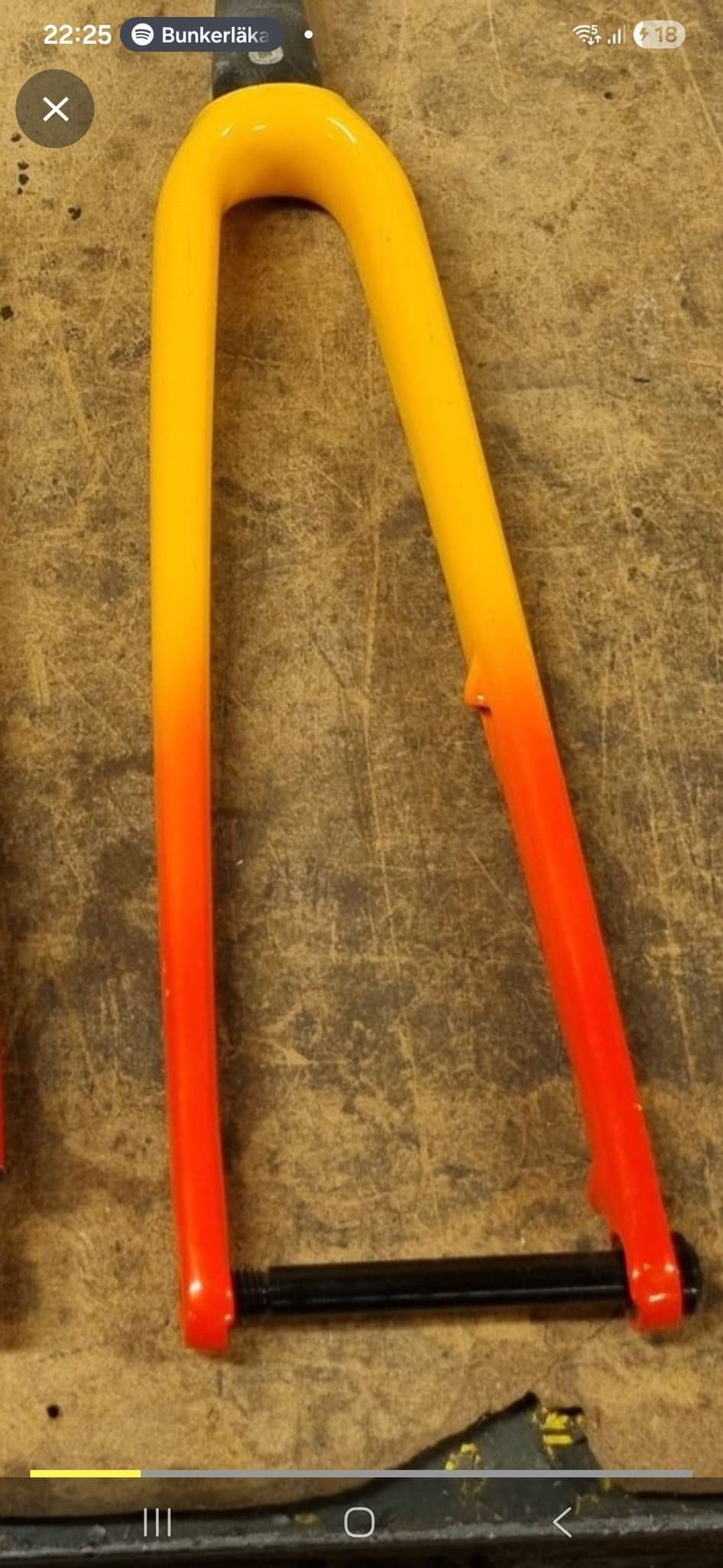 Cykelgaffel i kolfiber – Orange/Gul