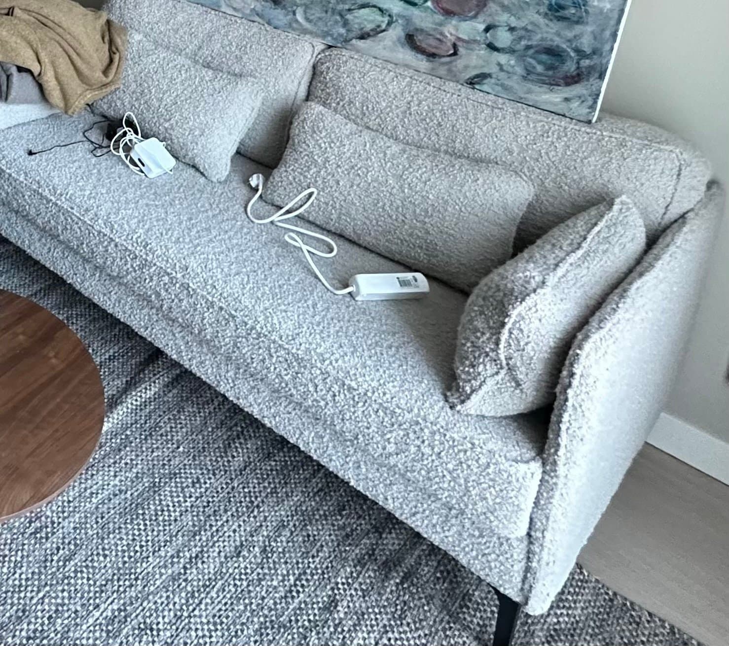 Soffa i bouclétyg