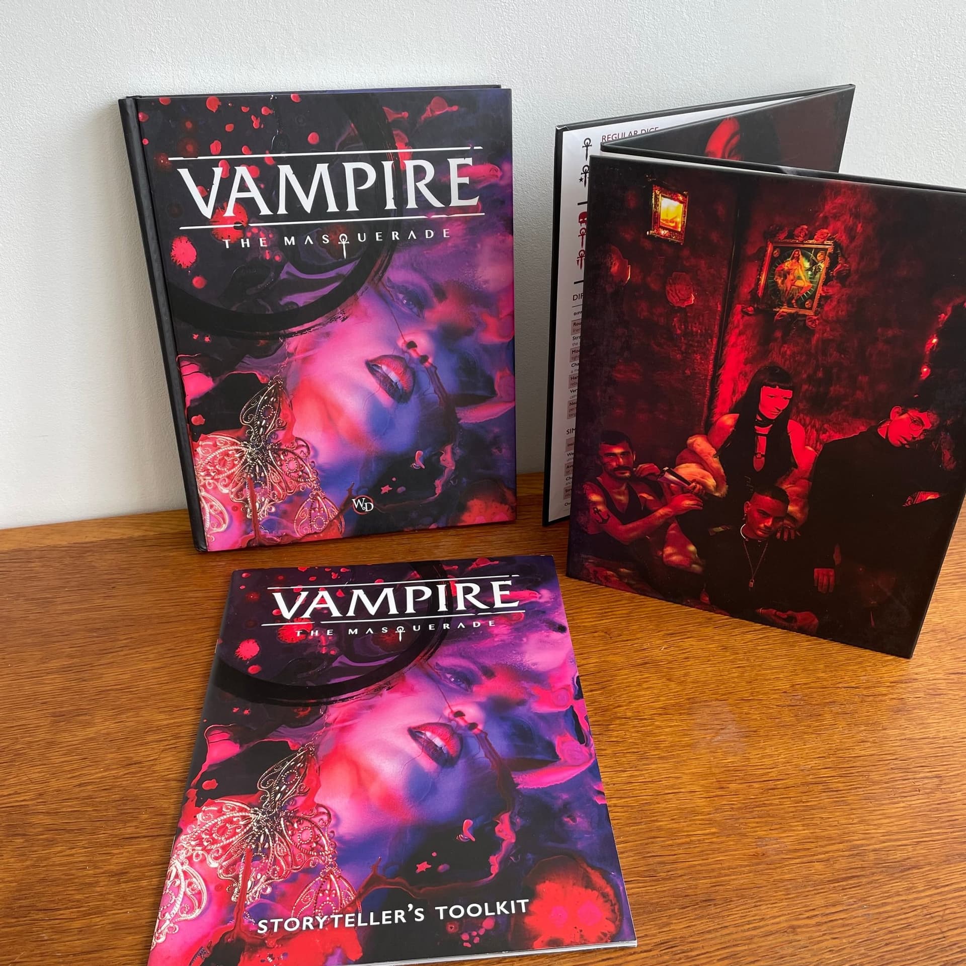 Vampire The Masquerade 5th Edition Bok och Storyteller's Toolkit