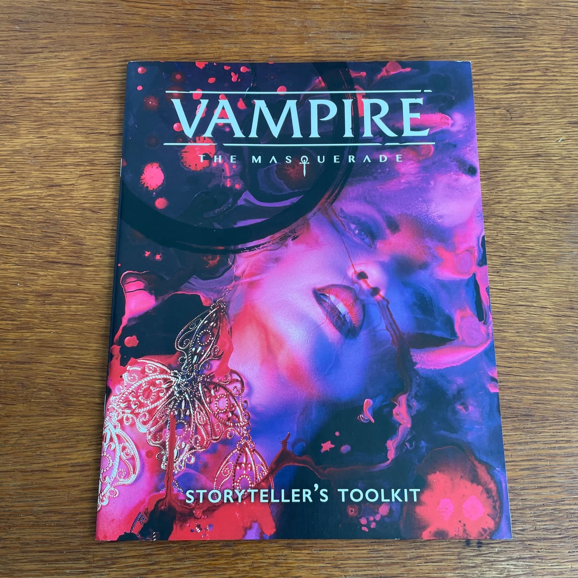 Vampire The Masquerade 5th Edition Bok och Storyteller's Toolkit
