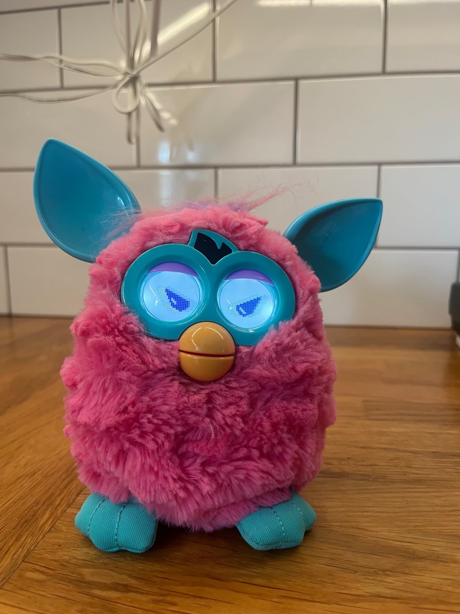Furby rosa interaktiv leksak