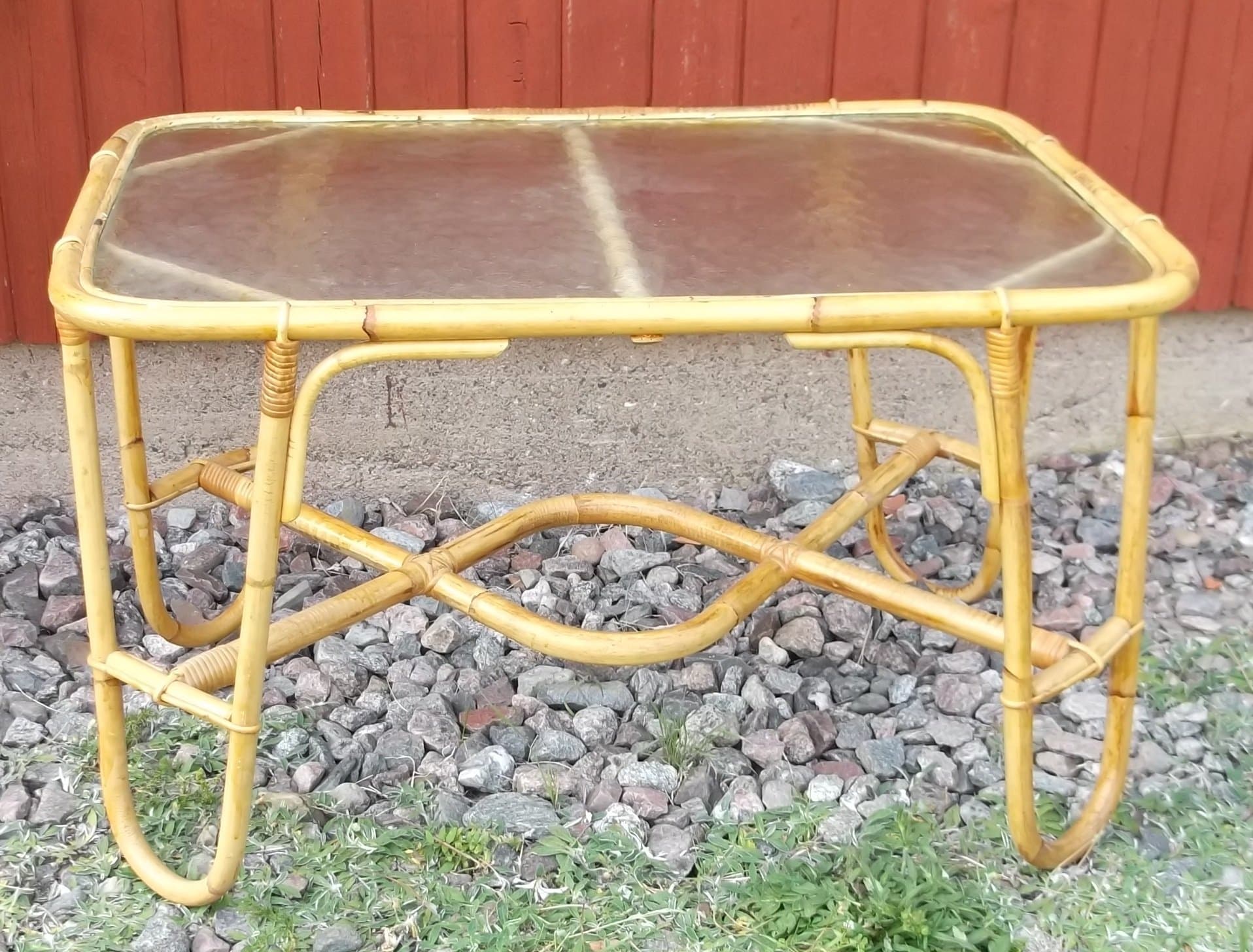 Rottingbord med glasskiva Soffbord Bambu Bra kvalitet mycket fint skick Altan