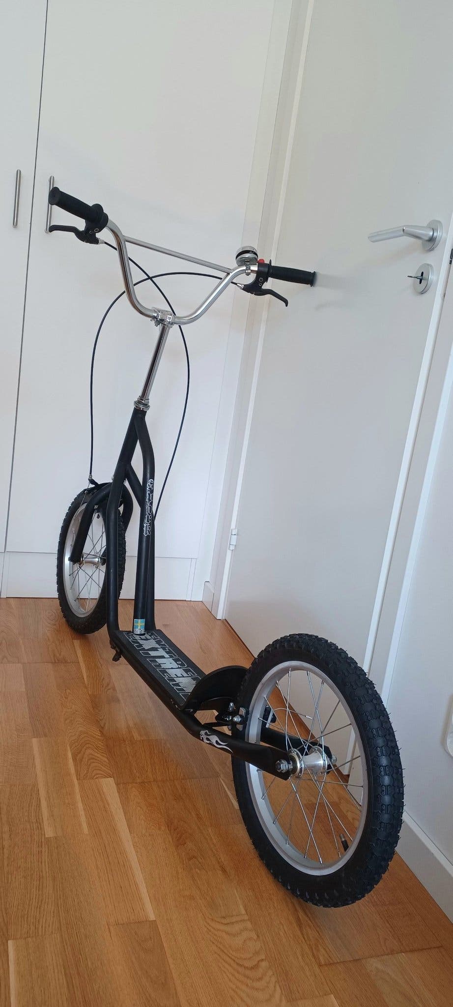 Pinepeak Extreme Air Scooter 16” – Sparkcykel med stora lufthjul