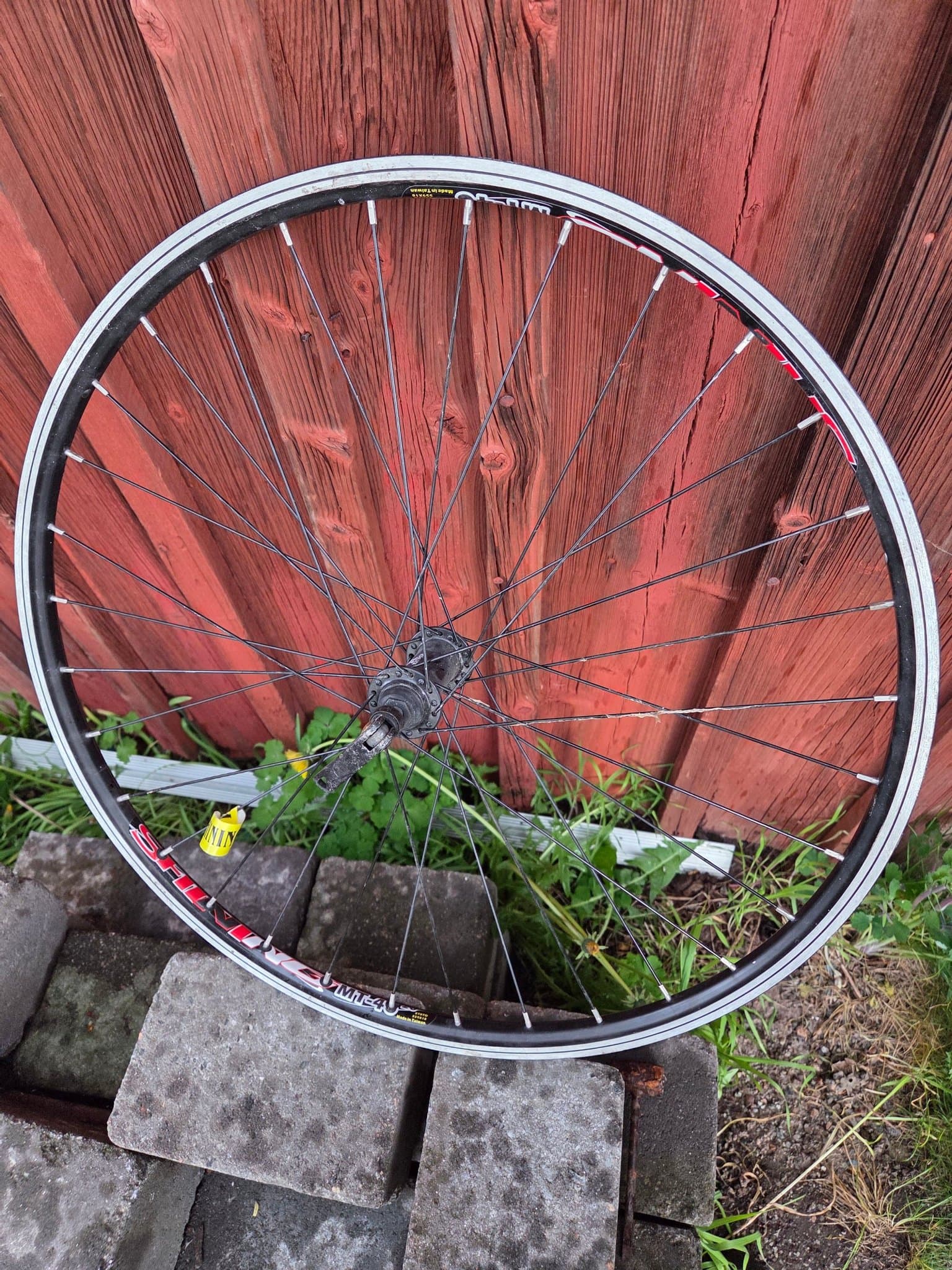 Shimano MT-40 bakhjul 26 tum