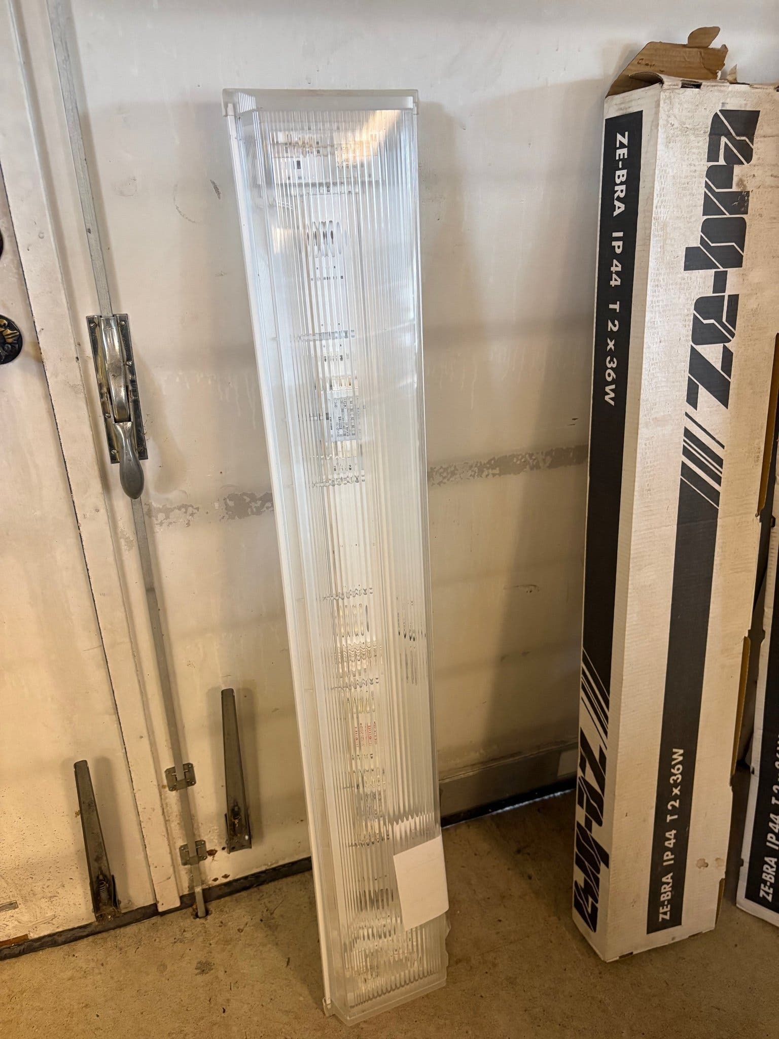 ZE-BRA IP44 T2x36W armatur