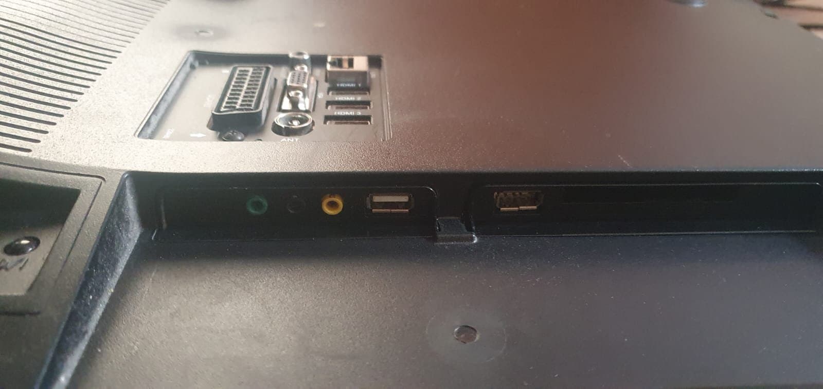 Toshiba 40L3451DN 36 tumm utan fjärkontroll