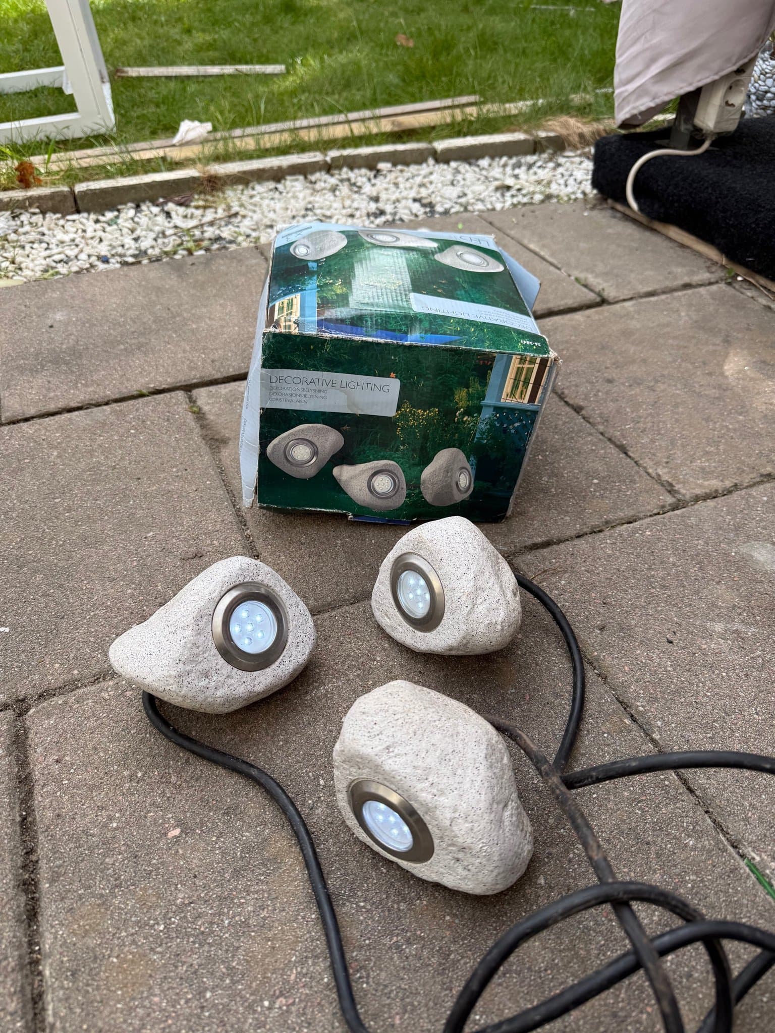 Clas Ohlson LED trädgårdsbelysning, 3 stenformade lampor