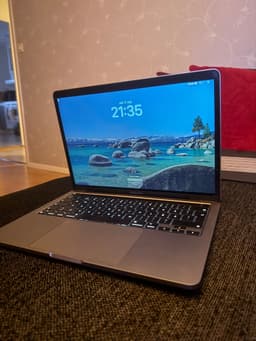 MacBook Pro 13 tum, M2, 2022