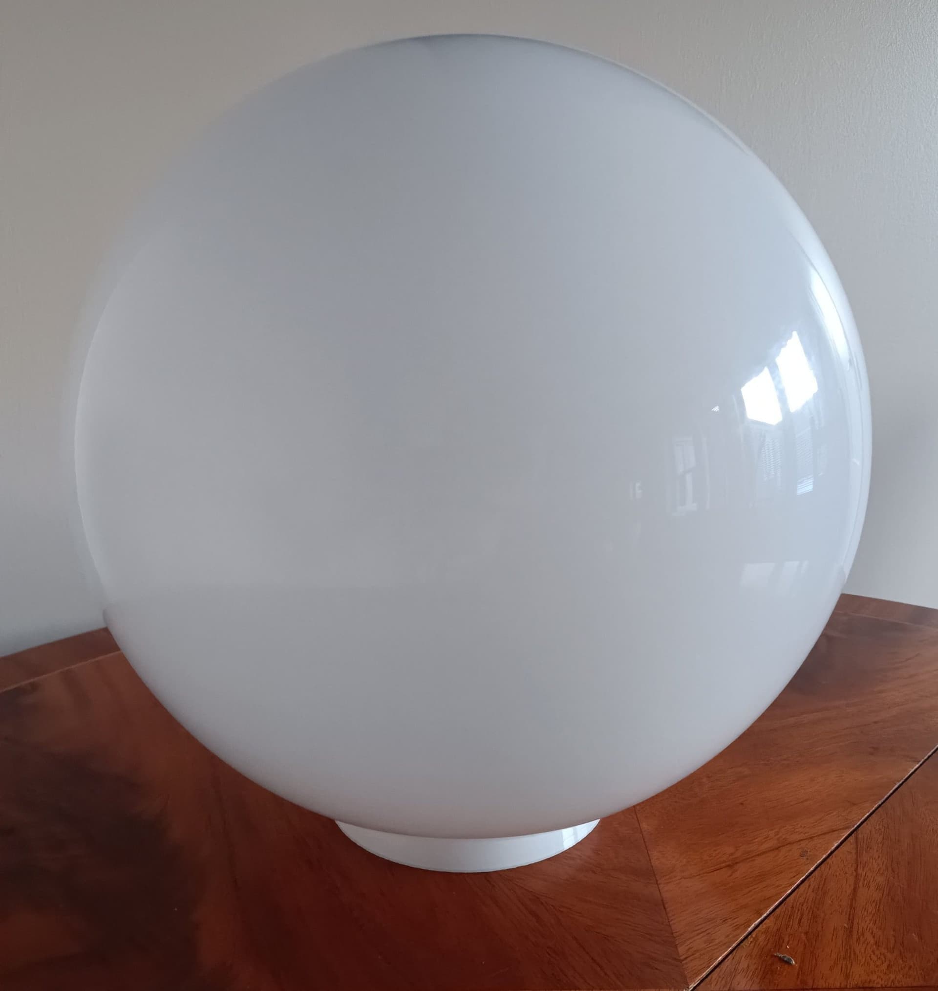 Glaskupa i vitt glas