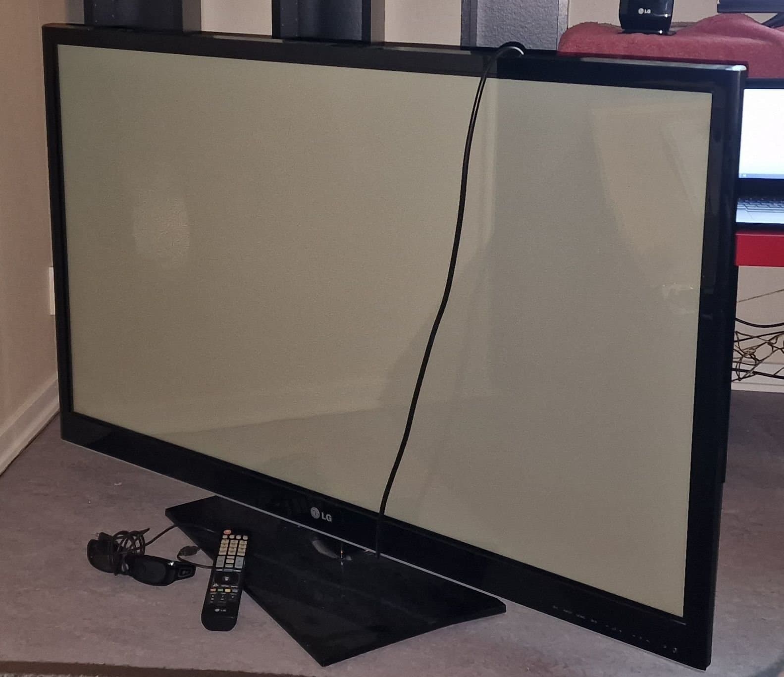 LG 3DTV + ett par tillhörande aktiva 3D-glasögon