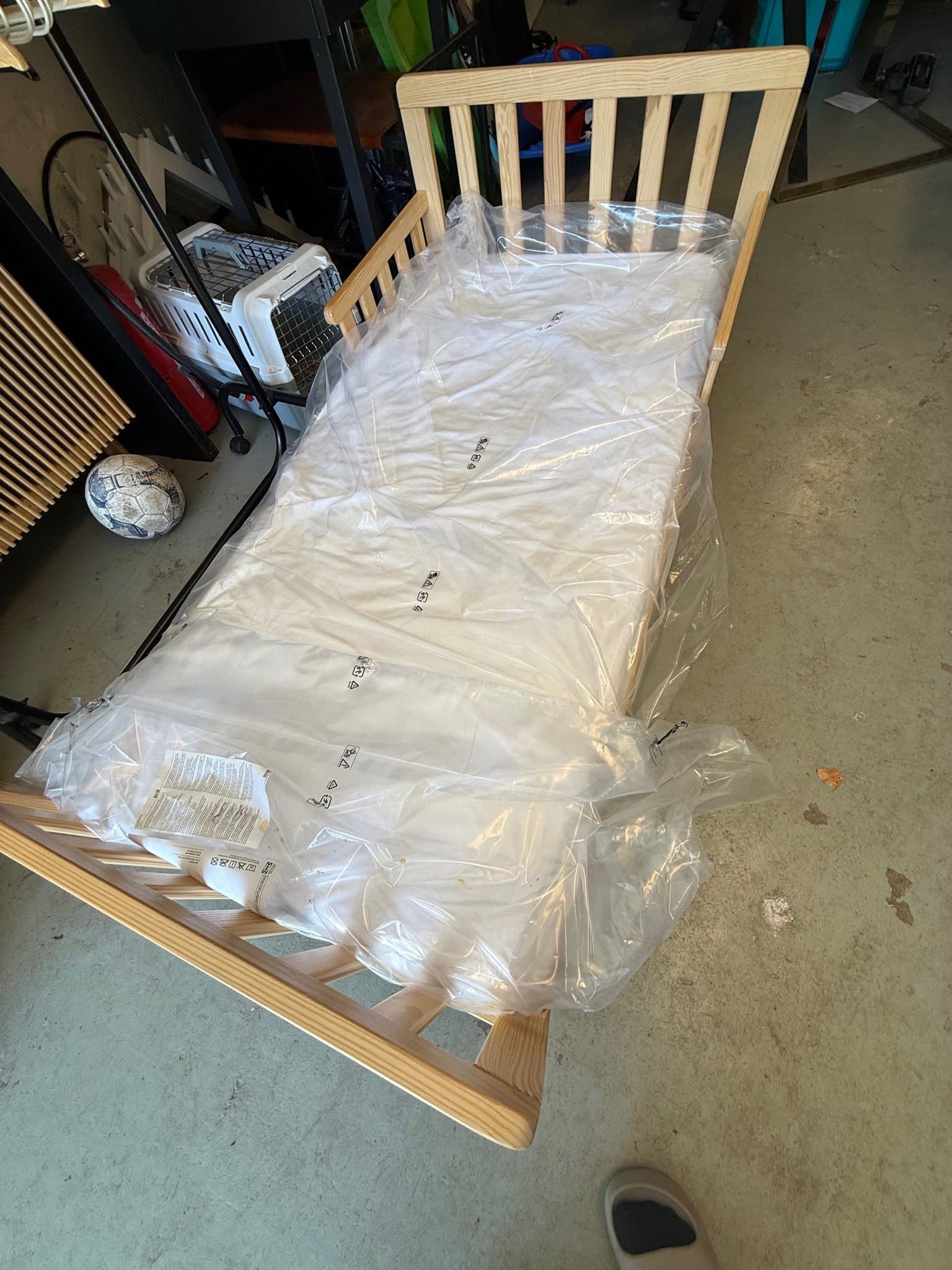 Junior bed
