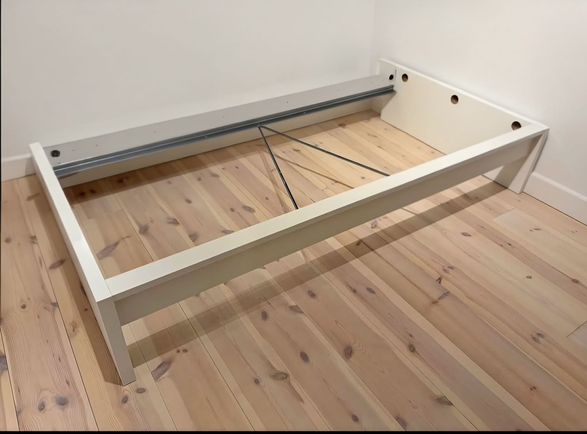 IKEA-säng 90x200 med stora förvaringslådor – billigt pris