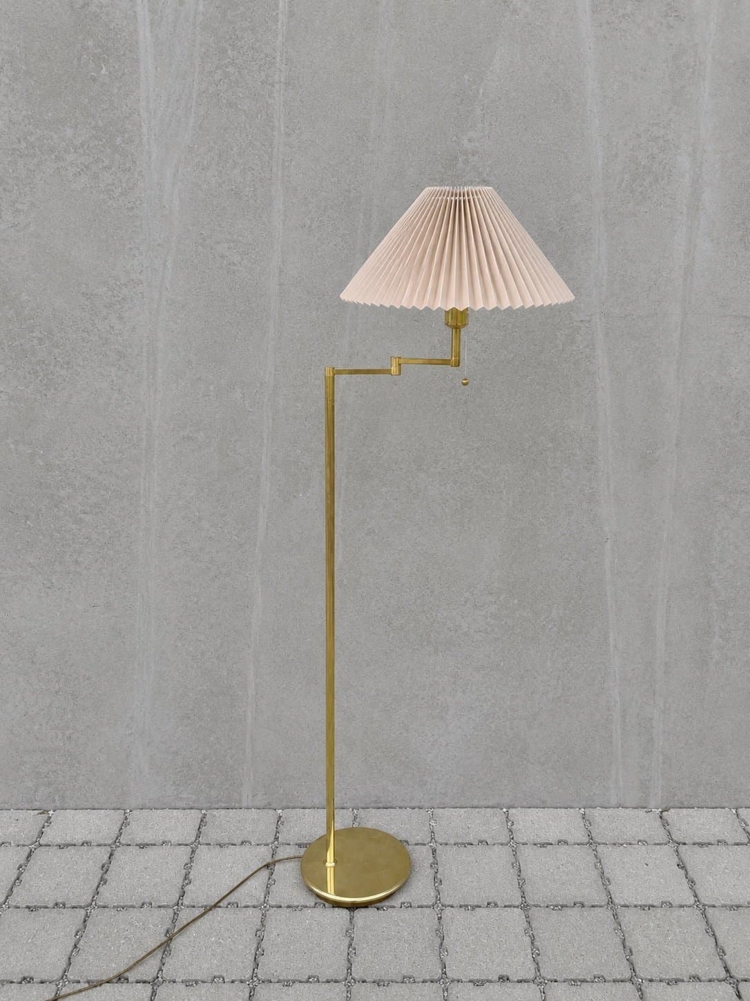 Vintage 90-tals golvlampa med vridbar arm