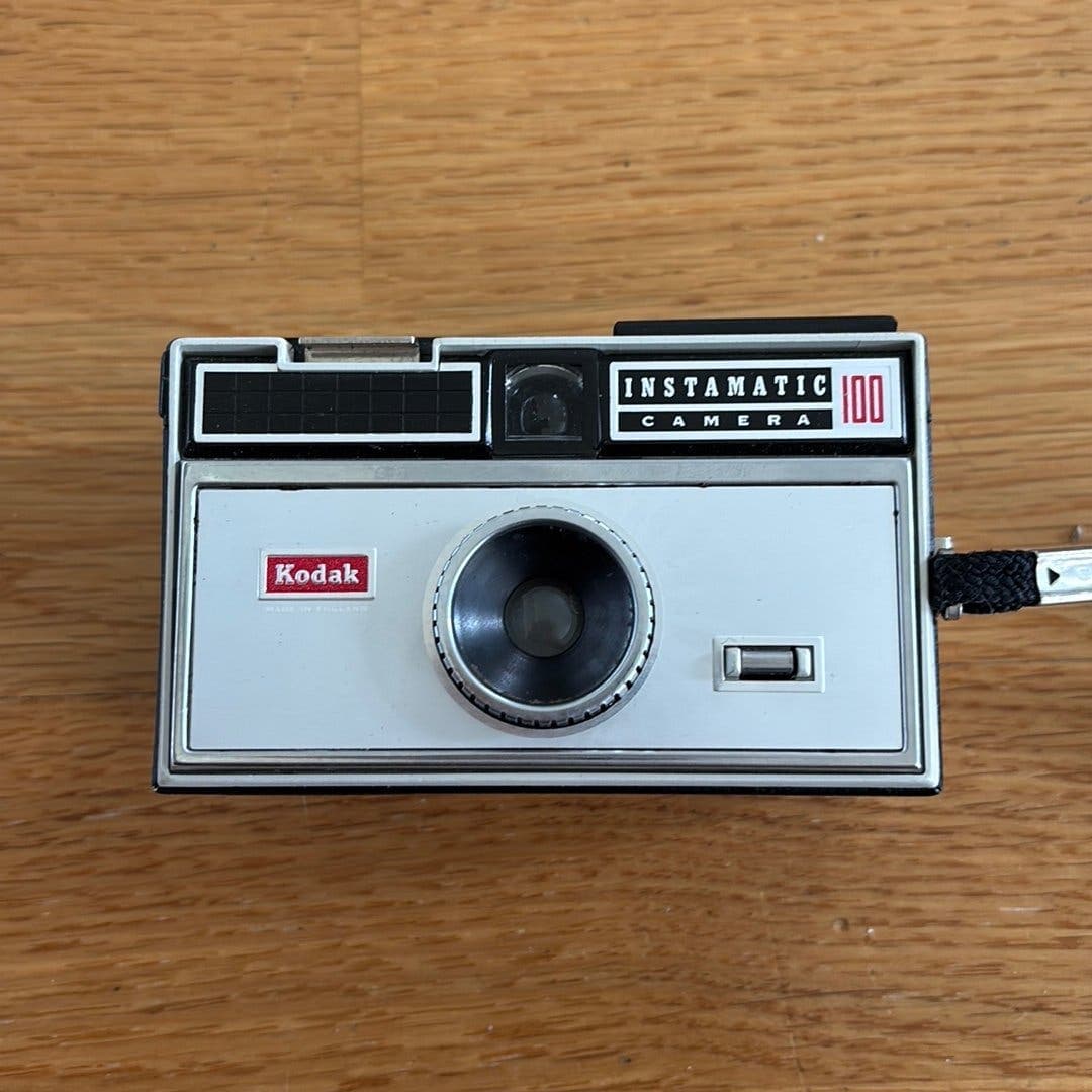 Kodak Instamatic 100 kamera