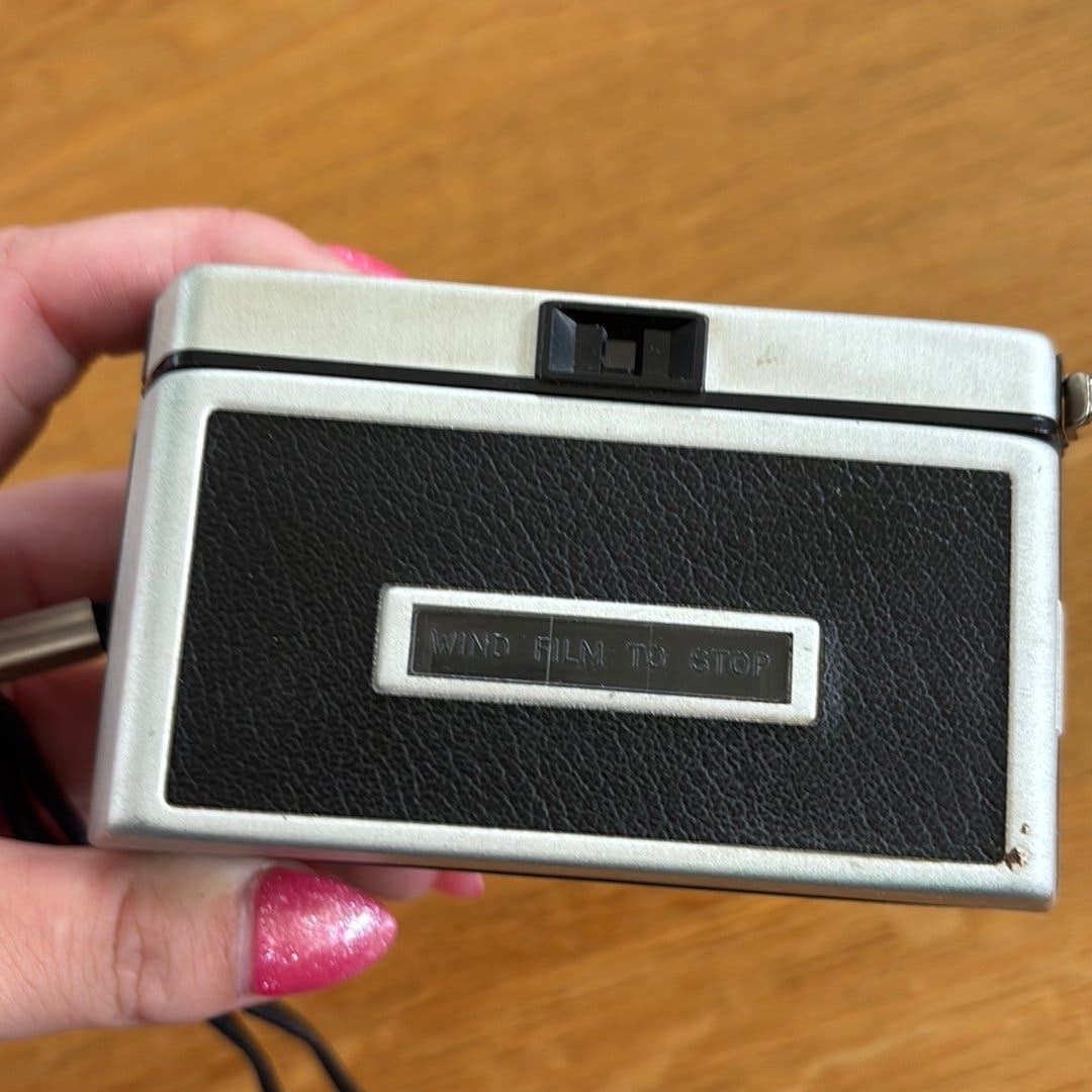 Kodak Instamatic 100 kamera