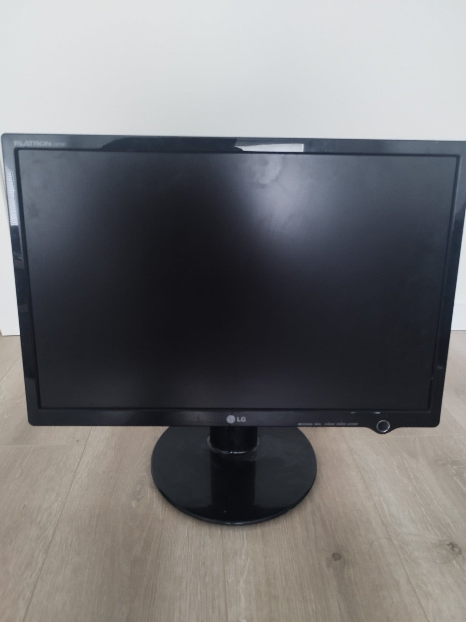 LG Flatron L227WT-PF Datorbildskärm