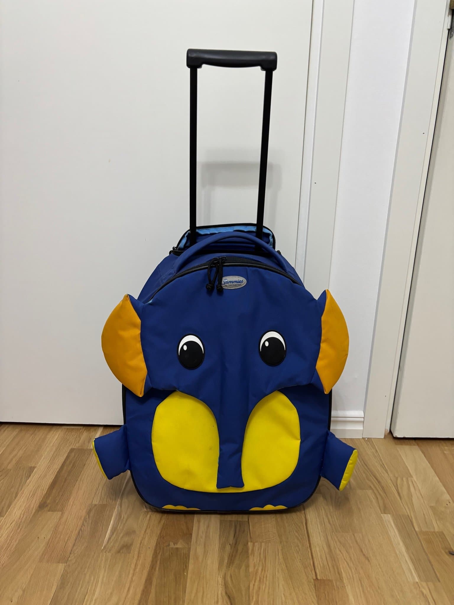Olika modeller Samsonite Resväska för barn per stycken 250kr,
