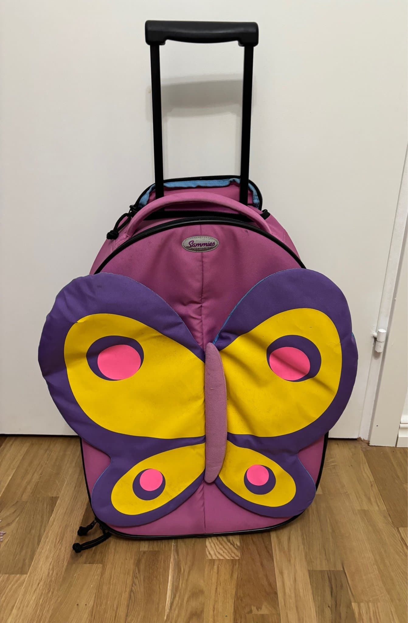Olika modeller Samsonite Resväska för barn per stycken 250kr,