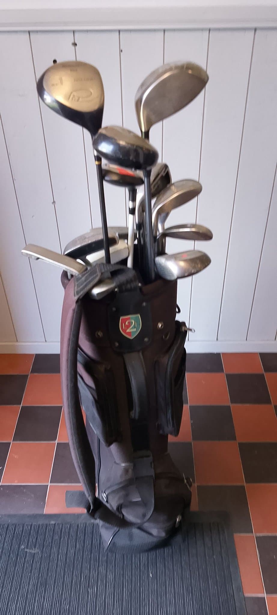 Golfklubbor och bag