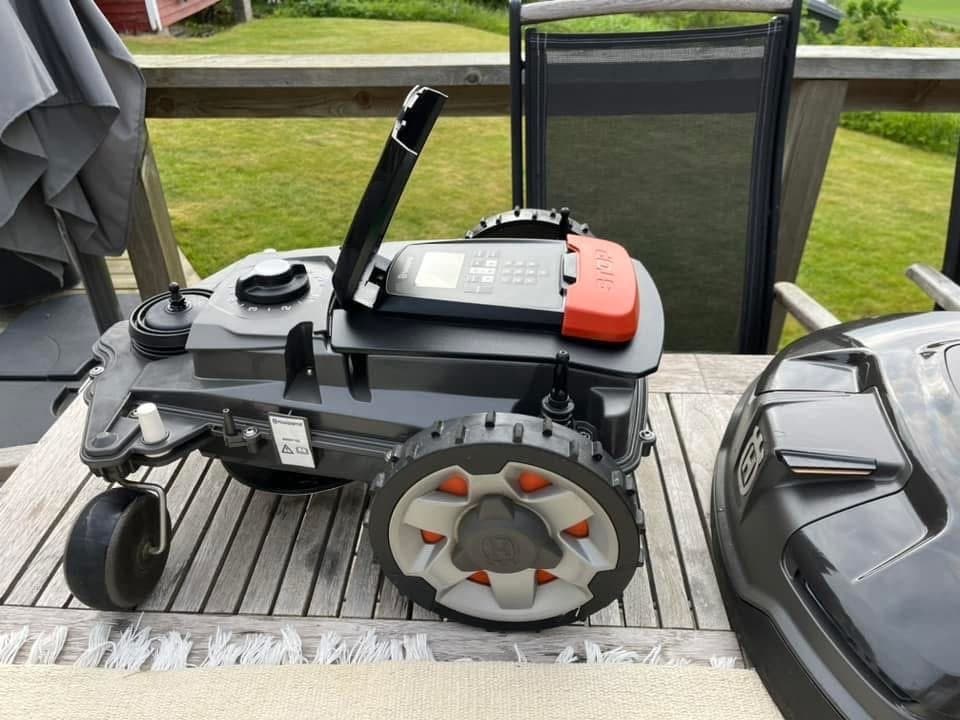 Husqvarna Automower 315X Robotgräsklippare