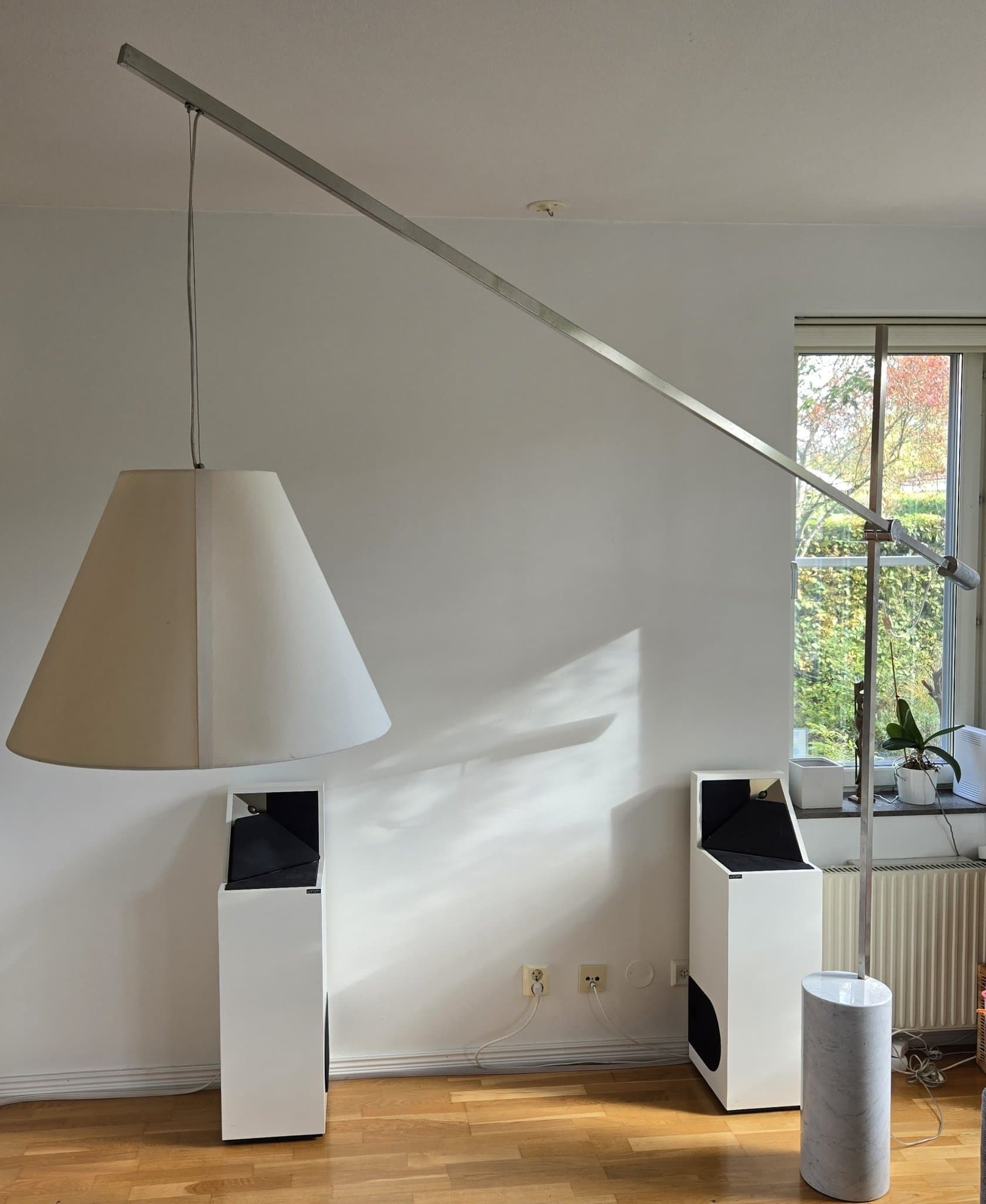 Ståtlig Golvlampa i Marmor och Stål - Giorgio Cattelan - Italiensk Design