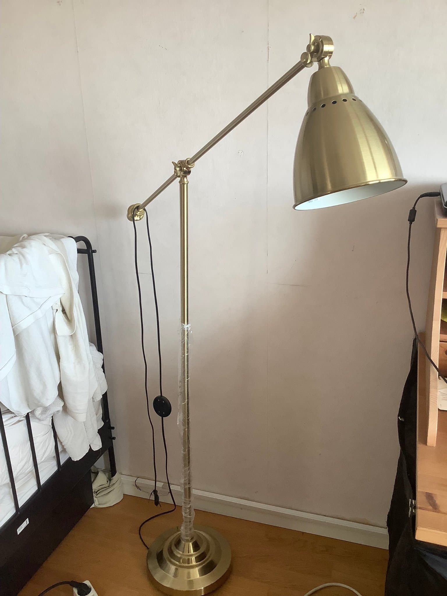 (Ny) Golvlampa i mässing / guld lampa