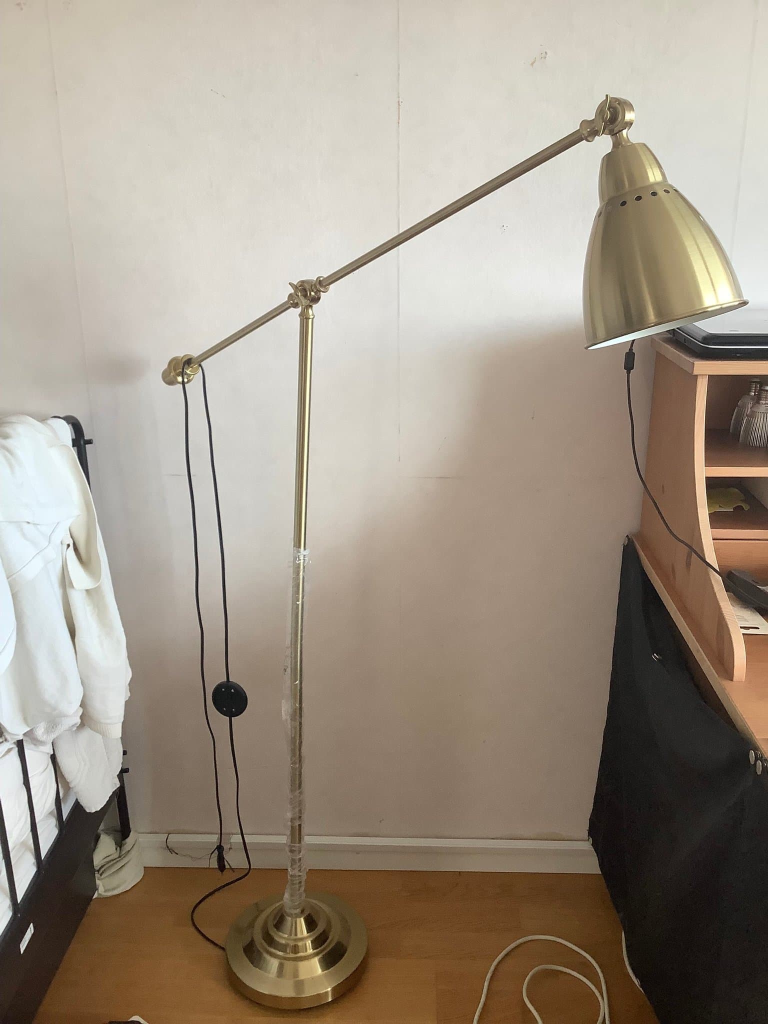 (Ny) Golvlampa i mässing / guld lampa
