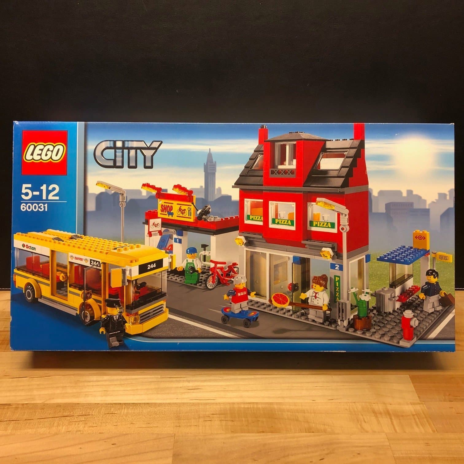 LEGO City 60031 "City Corner" - från 2013, Oöppnad / förseglad!