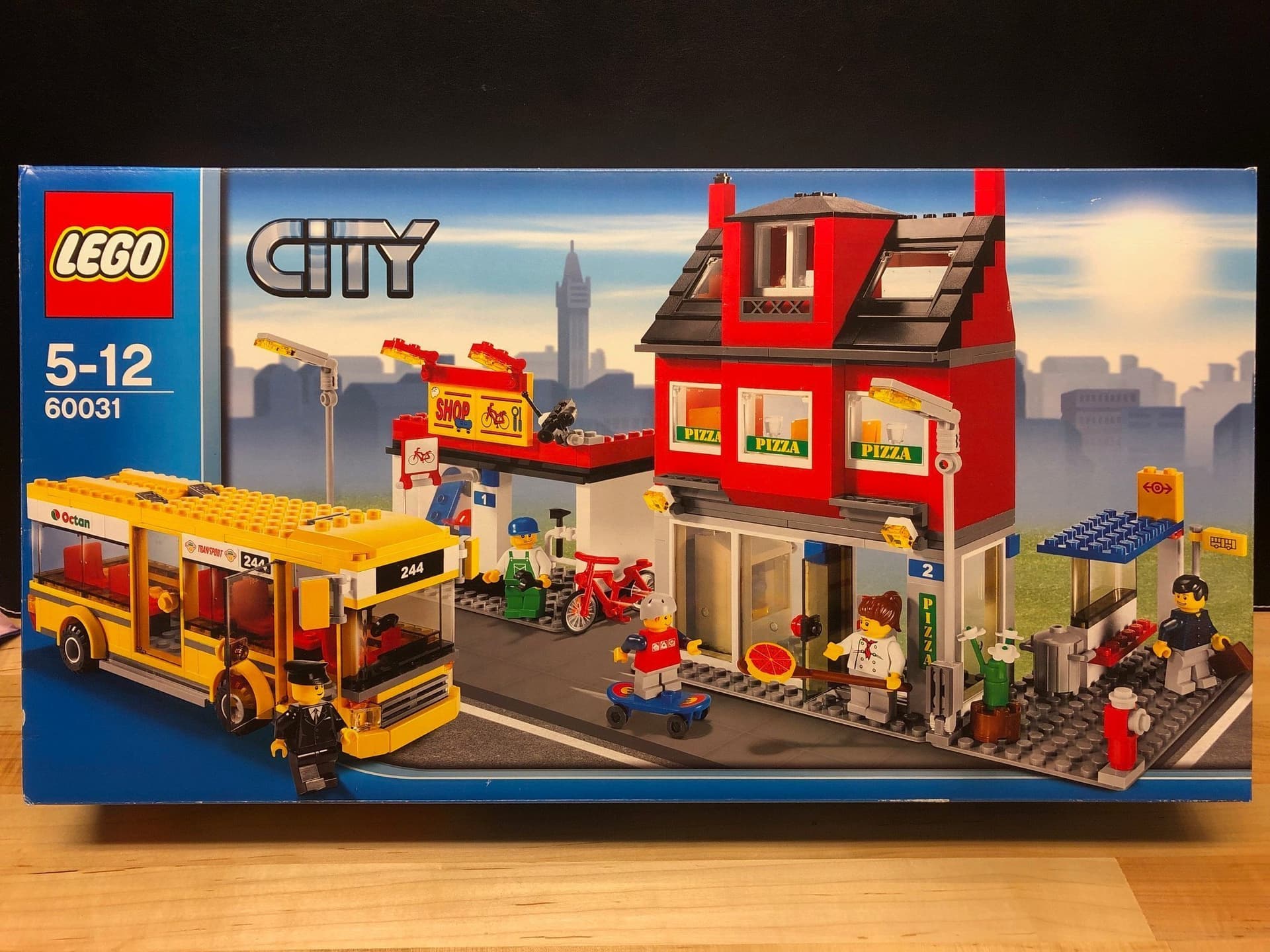 LEGO City 60031 "City Corner" - från 2013, Oöppnad / förseglad!