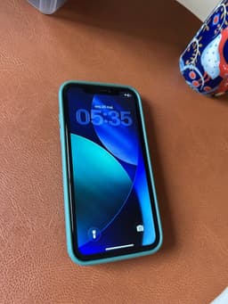 iPhone 11 (64GB)