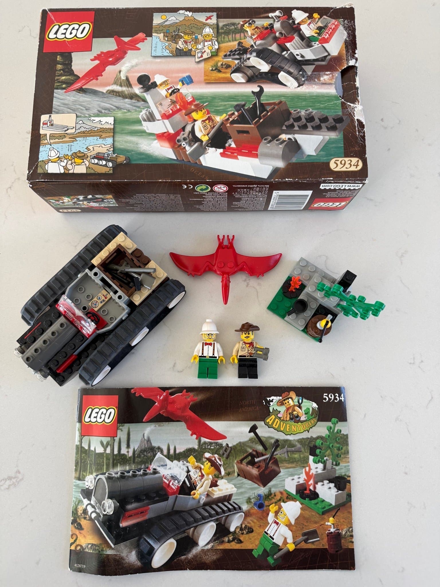 LEGO Adventurers 5934 Dino island Explorer