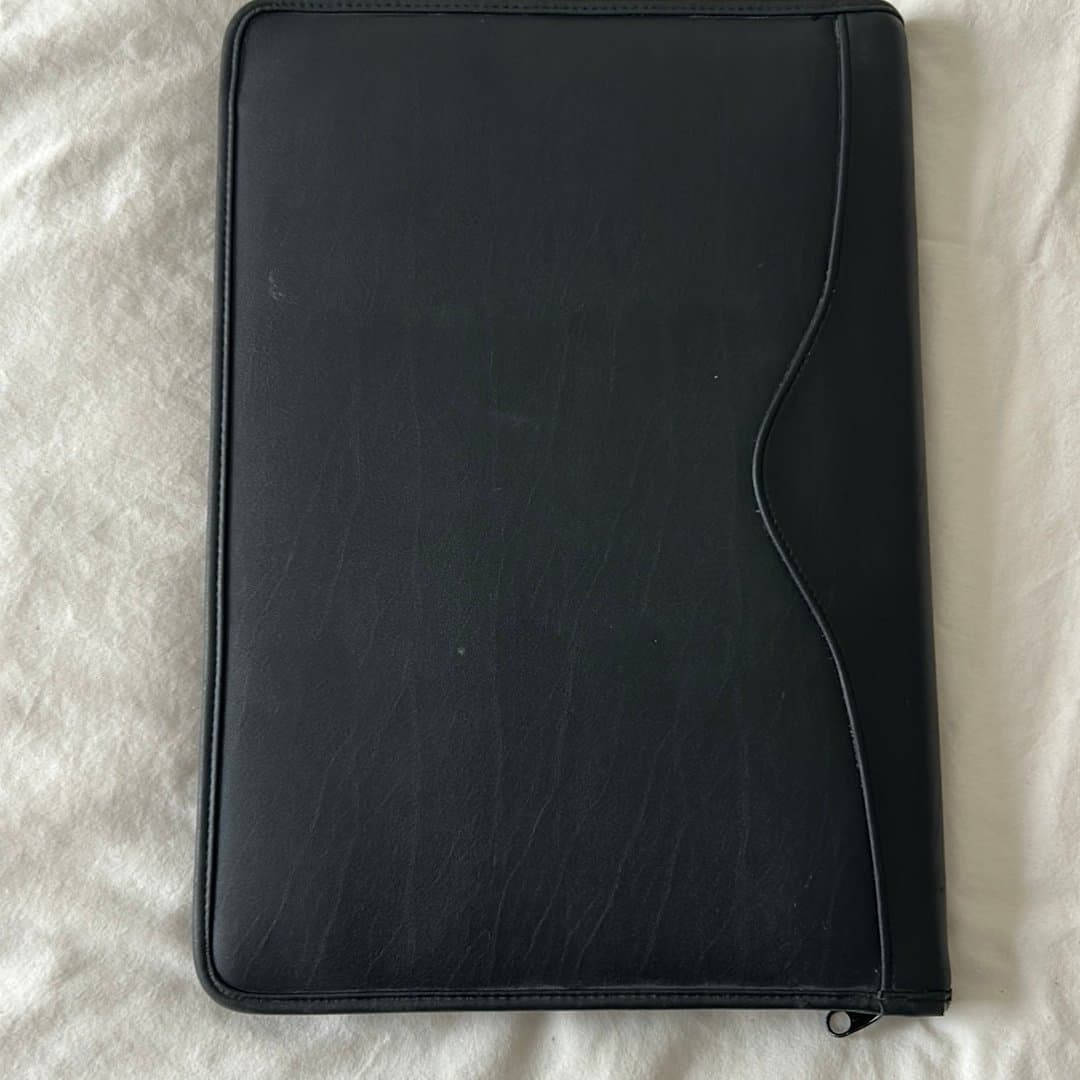 Svart laptopfodral/dataväska 13–14 tum med fack